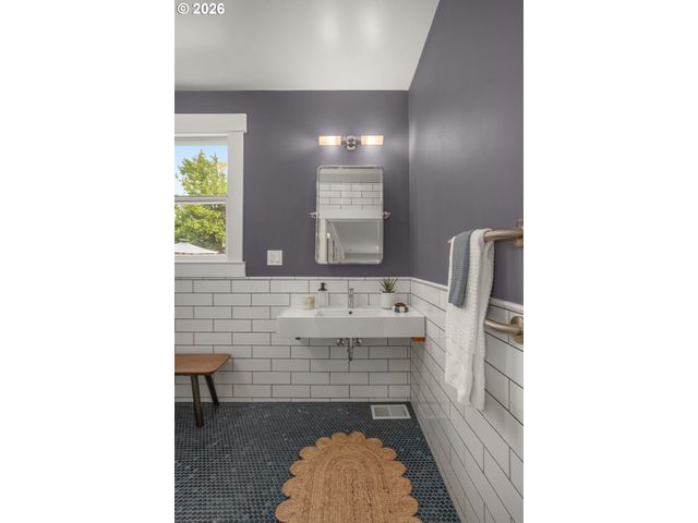 1800 Se 42ND Ave, Portland, OR 97215