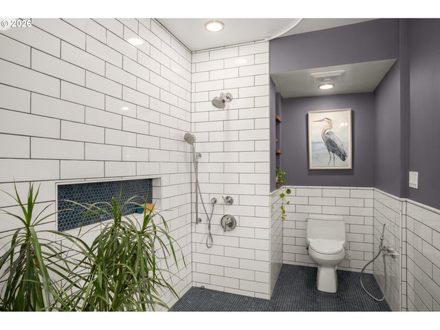 1800 Se 42ND Ave, Portland, OR 97215