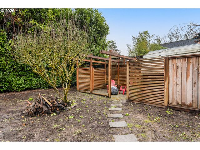 1800 Se 42ND Ave, Portland, OR 97215