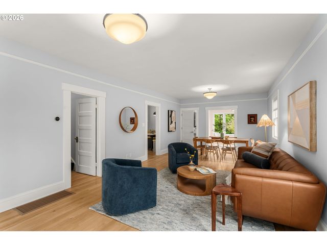 1800 Se 42ND Ave, Portland, OR 97215