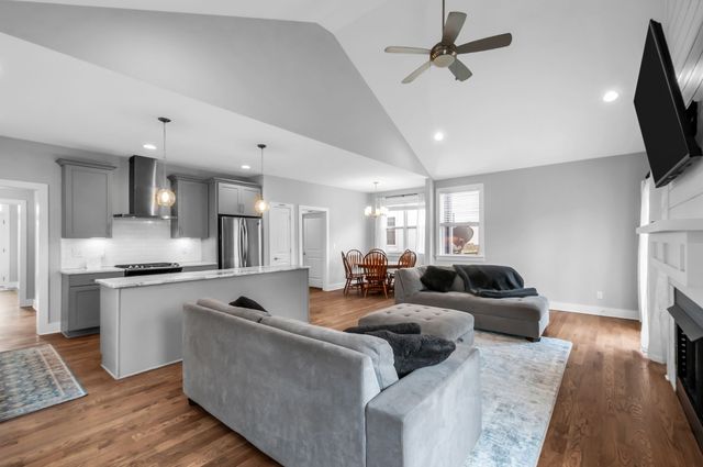 64 Twin St, Nashville, TN 37209