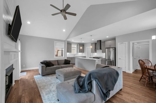 64 Twin St, Nashville, TN 37209