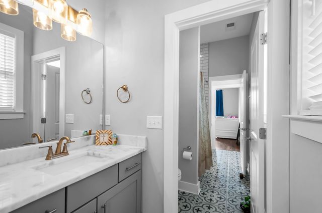 64 Twin St, Nashville, TN 37209