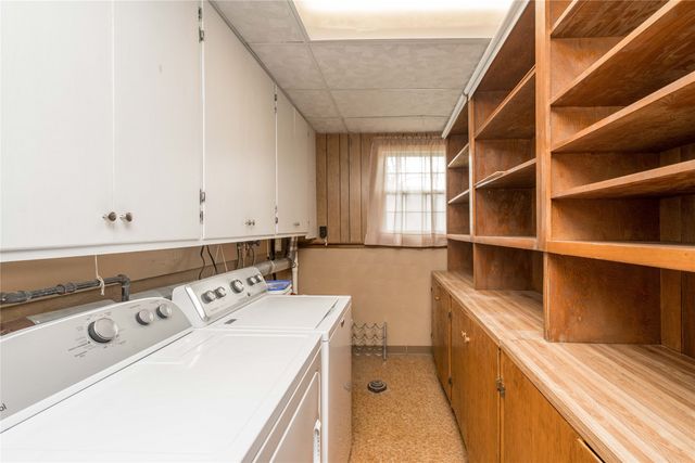 213 NE Crestmoor Place, Ankeny, IA 50021