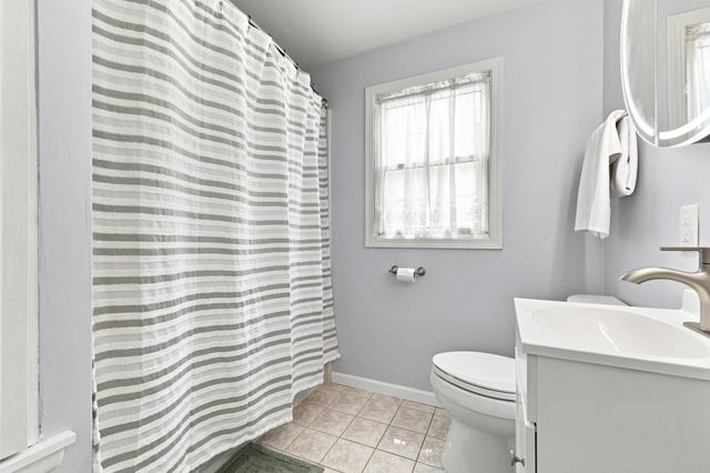 3924 Clinton Avenue, Des Moines, IA 50310