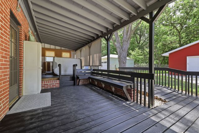 3924 Clinton Avenue, Des Moines, IA 50310