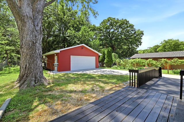 3924 Clinton Avenue, Des Moines, IA 50310