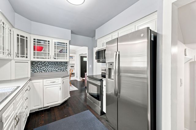 3924 Clinton Avenue, Des Moines, IA 50310