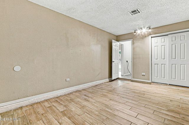 11524 MEADOWBROOK Drive, El Paso, TX 79936
