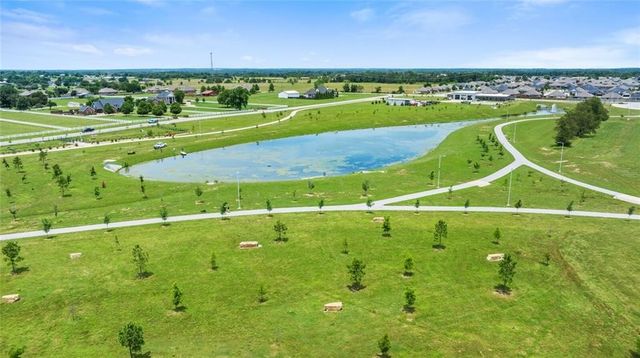 6724 Garden Trail Avenue, Springdale, AR 72762