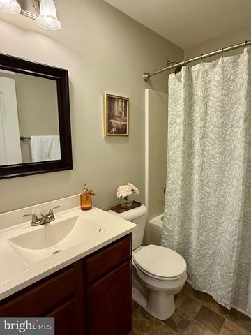206 BRANT LN N, Martinsburg, WV 25403