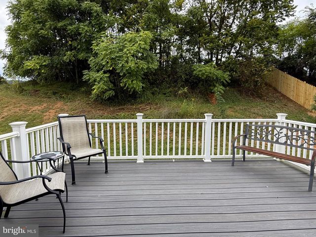 206 BRANT LN N, Martinsburg, WV 25403