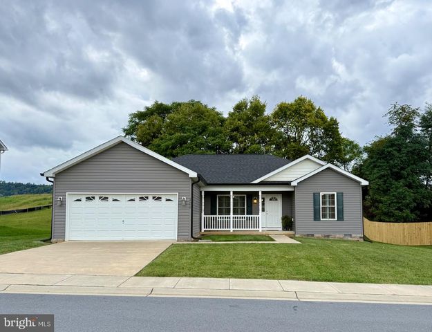 206 BRANT LN N, Martinsburg, WV 25403