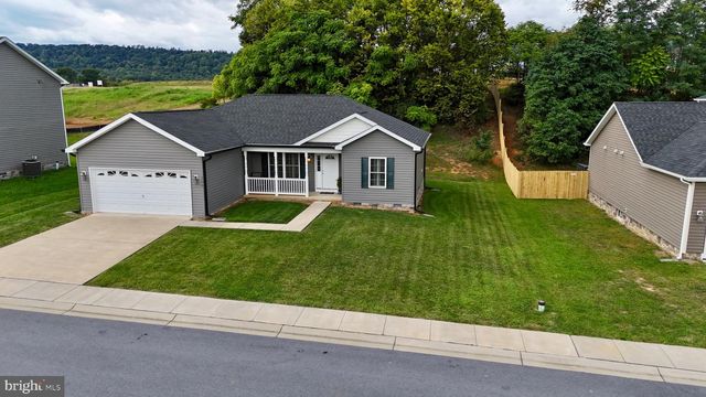 206 BRANT LN N, Martinsburg, WV 25403
