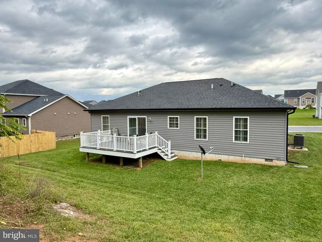 206 BRANT LN N, Martinsburg, WV 25403