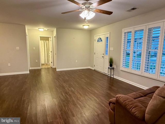 206 BRANT LN N, Martinsburg, WV 25403