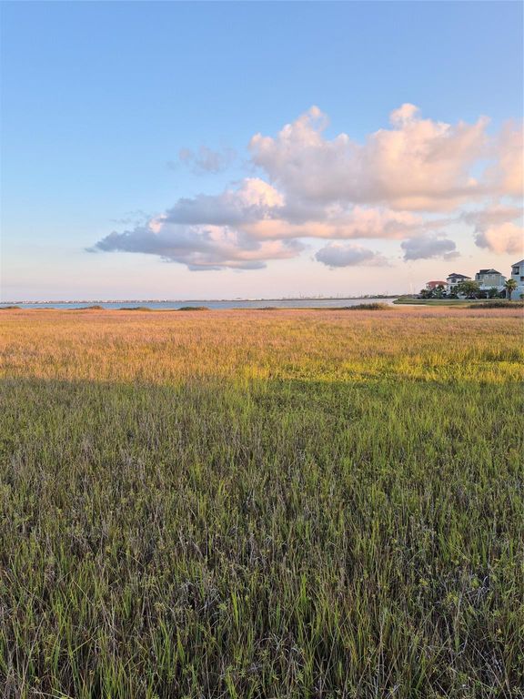 TBD Lot 28 Tiki Drive, Tiki Island, TX 77554