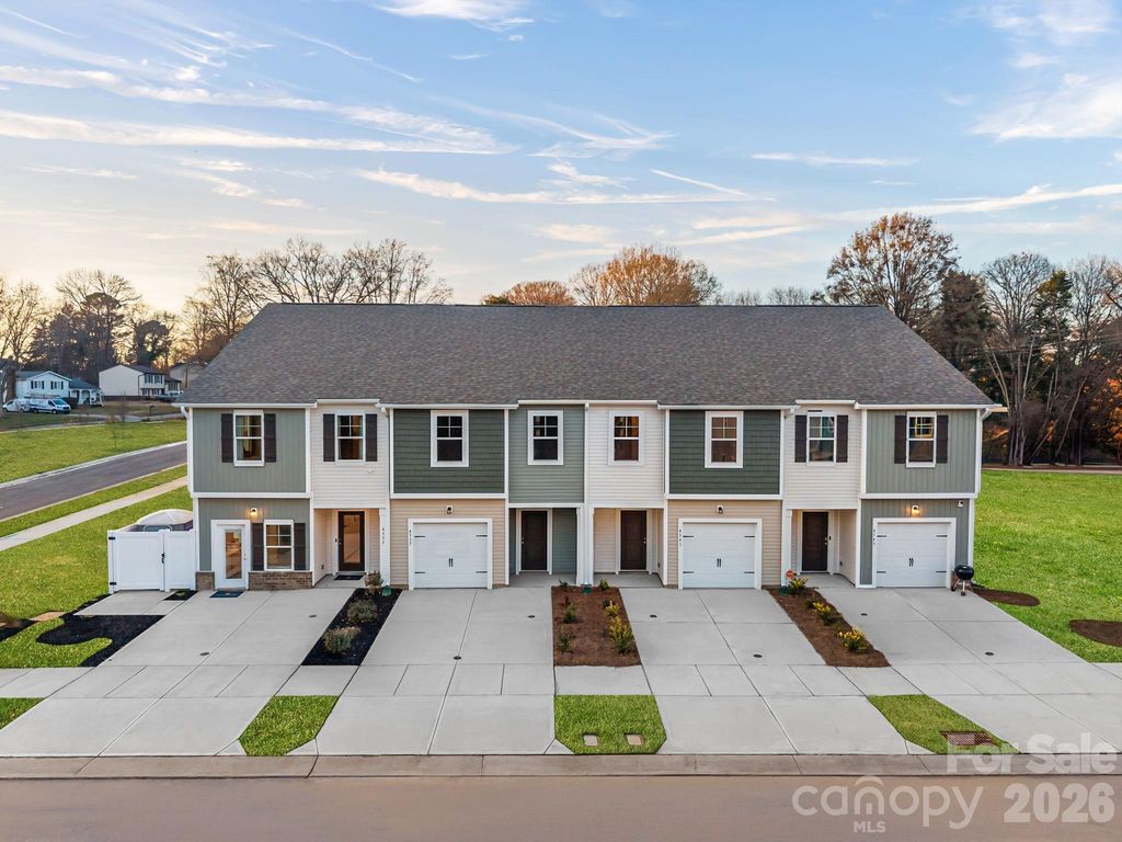 4611 Green Drake Drive, Charlotte, NC 28269