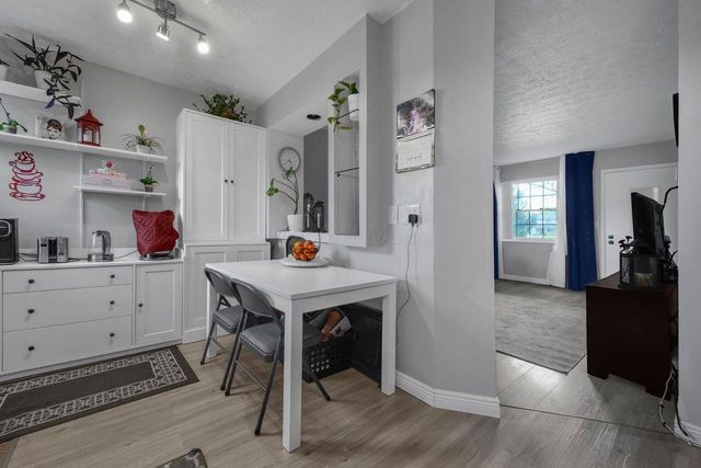 2292 Laurelwood Drive, 2292L, Columbus, OH 43229