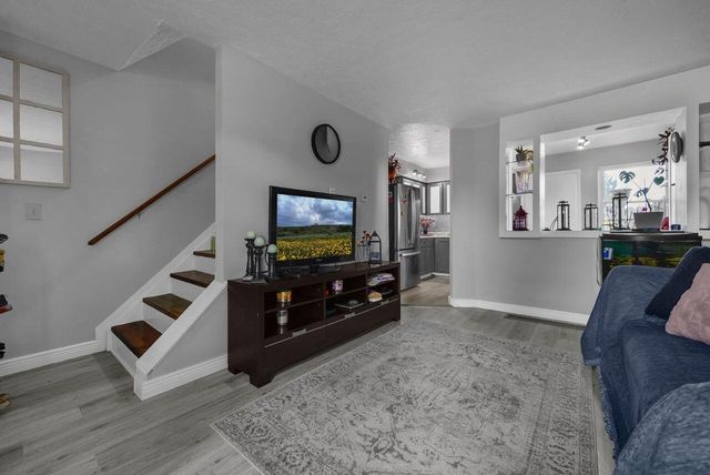 2292 Laurelwood Drive, 2292L, Columbus, OH 43229