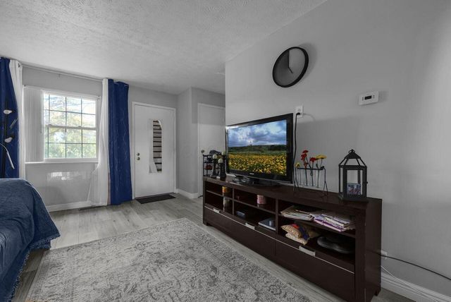 2292 Laurelwood Drive, 2292L, Columbus, OH 43229