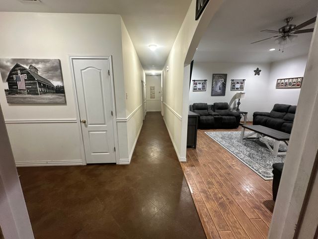 201 W Oak Street, Eustace, TX 75124