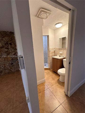 6131 SW 39th St East, Miramar, FL 33023