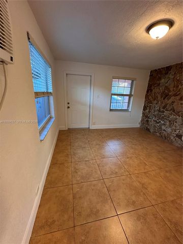 6131 SW 39th St East, Miramar, FL 33023