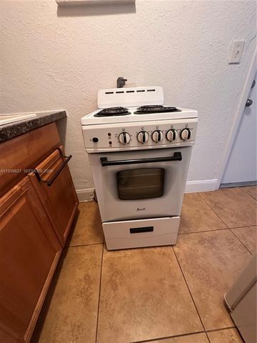 6131 SW 39th St East, Miramar, FL 33023