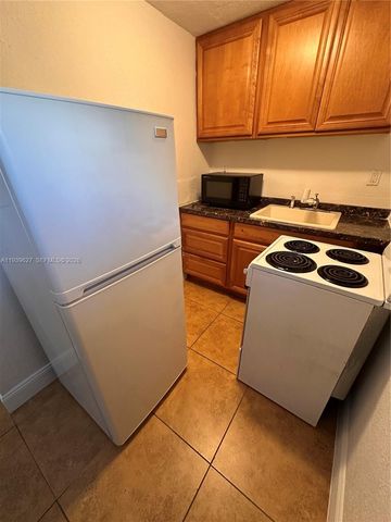 6131 SW 39th St East, Miramar, FL 33023