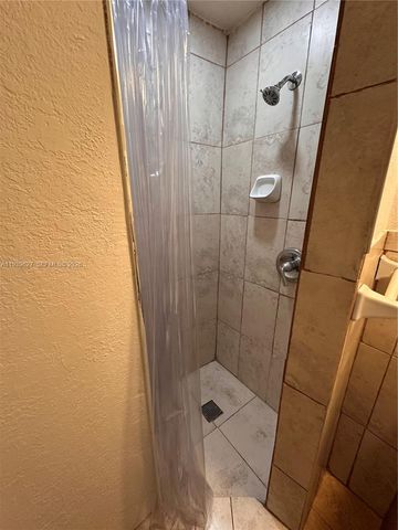 6131 SW 39th St East, Miramar, FL 33023