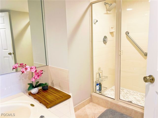 340 S Horse Creek DR 304, Naples, FL 34110