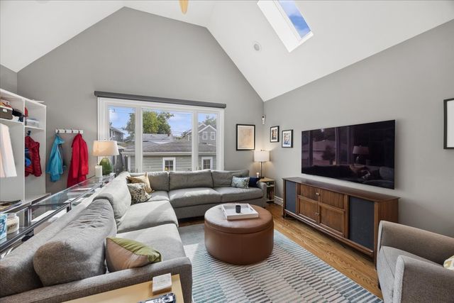 938 Mapleton Avenue, Oak Park, IL 60302