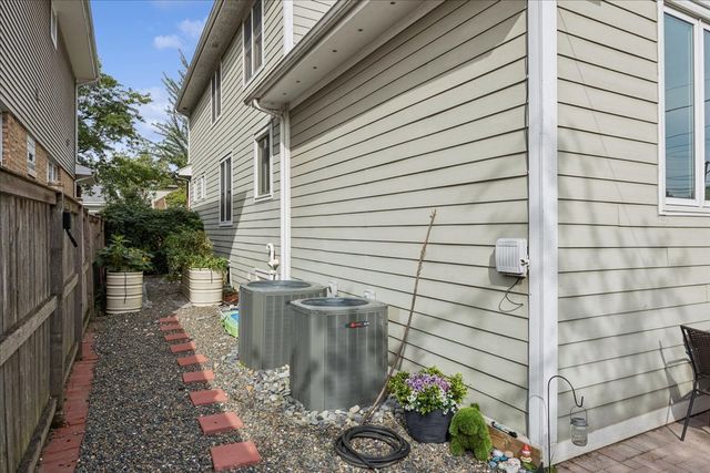 938 Mapleton Avenue, Oak Park, IL 60302
