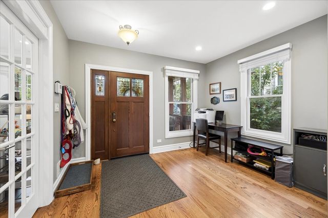 938 Mapleton Avenue, Oak Park, IL 60302