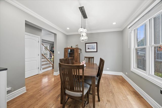 938 Mapleton Avenue, Oak Park, IL 60302