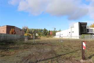 23809 West Valley Hwy S, Kent, WA 98032