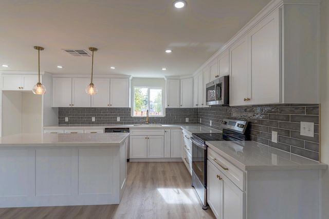 6838 Grant Ave, Carmichael, CA 95608