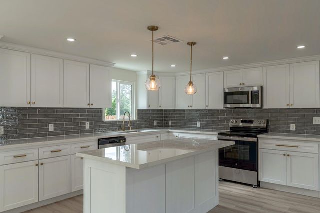 6838 Grant Ave, Carmichael, CA 95608