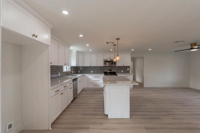 6838 Grant Ave, Carmichael, CA 95608