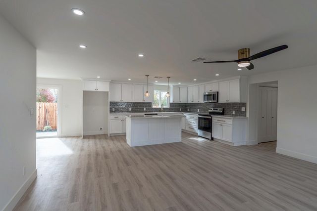 6838 Grant Ave, Carmichael, CA 95608