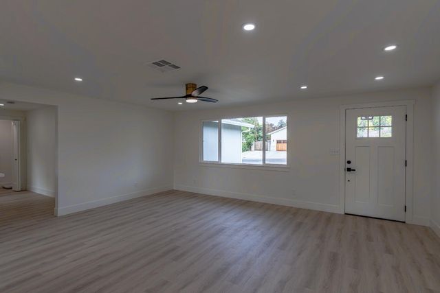 6838 Grant Ave, Carmichael, CA 95608