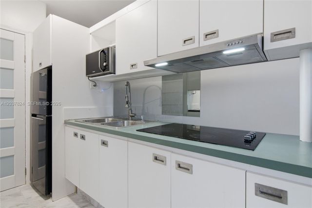 801 Brickell Bay Drive 764, Miami, FL 33131