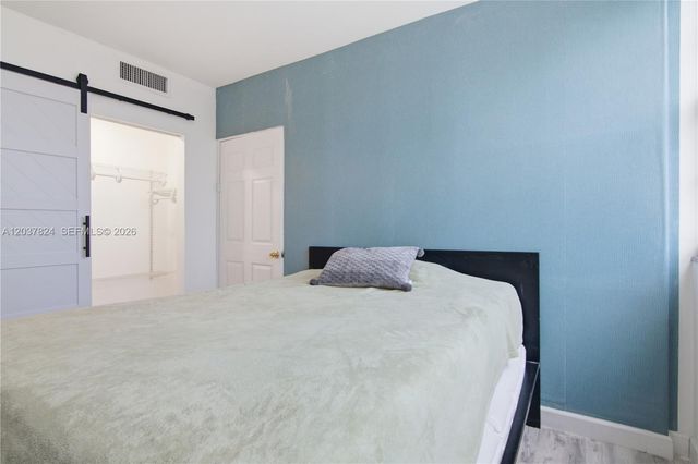801 Brickell Bay Drive 764, Miami, FL 33131