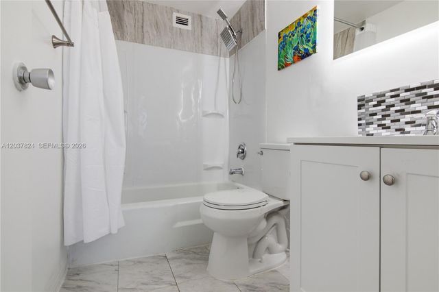 801 Brickell Bay Drive 764, Miami, FL 33131