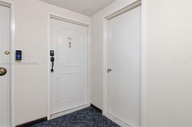 801 Brickell Bay Drive 764, Miami, FL 33131