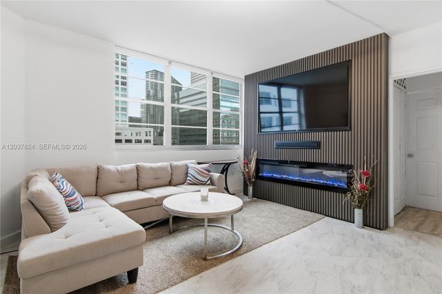 801 Brickell Bay Drive 764, Miami, FL 33131