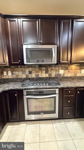 213 LONG POINT DR, Fredericksburg, VA 22406