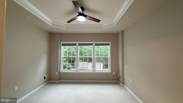 213 LONG POINT DR, Fredericksburg, VA 22406