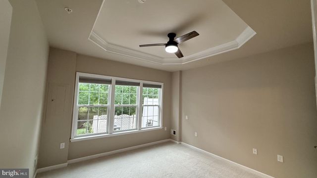 213 LONG POINT DR, Fredericksburg, VA 22406